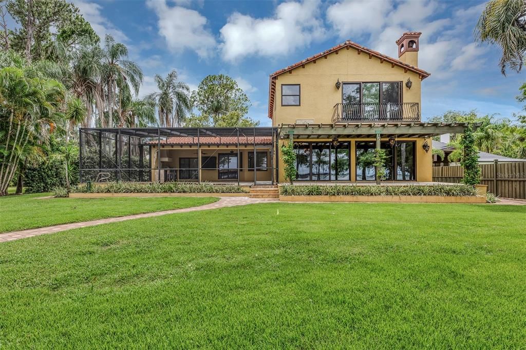 For Sale: $2,995,000 (5 beds, 4 baths, 3737 Square Feet)