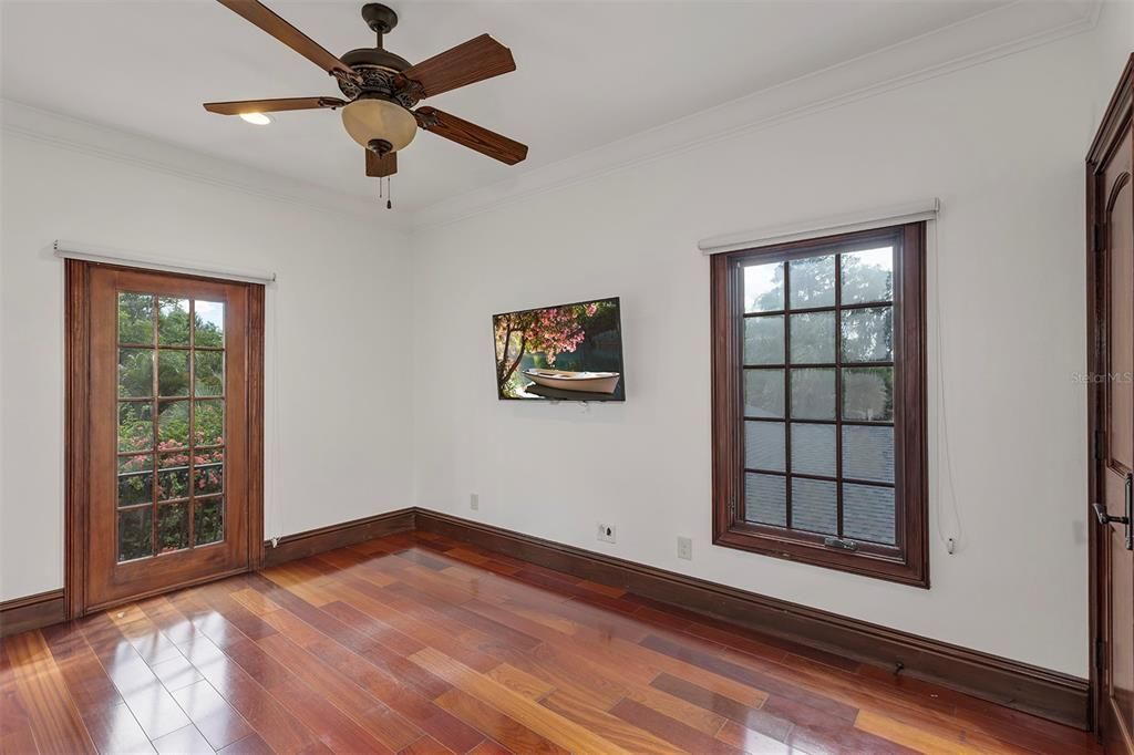 For Sale: $2,995,000 (5 beds, 4 baths, 3737 Square Feet)