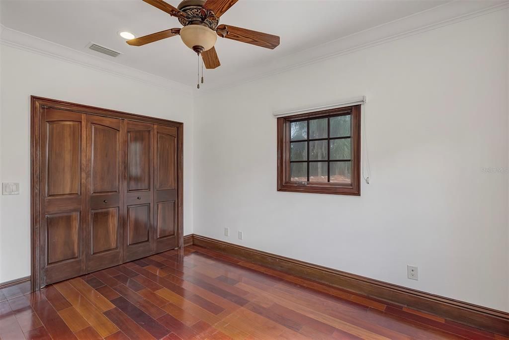 For Sale: $2,995,000 (5 beds, 4 baths, 3737 Square Feet)