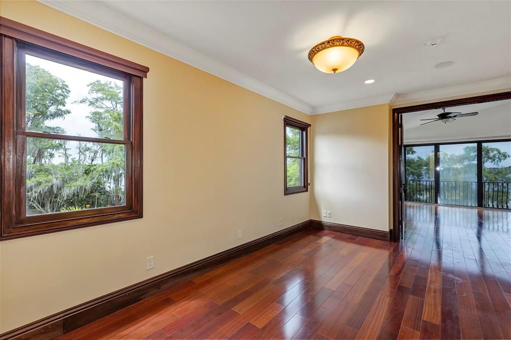 For Sale: $2,995,000 (5 beds, 4 baths, 3737 Square Feet)