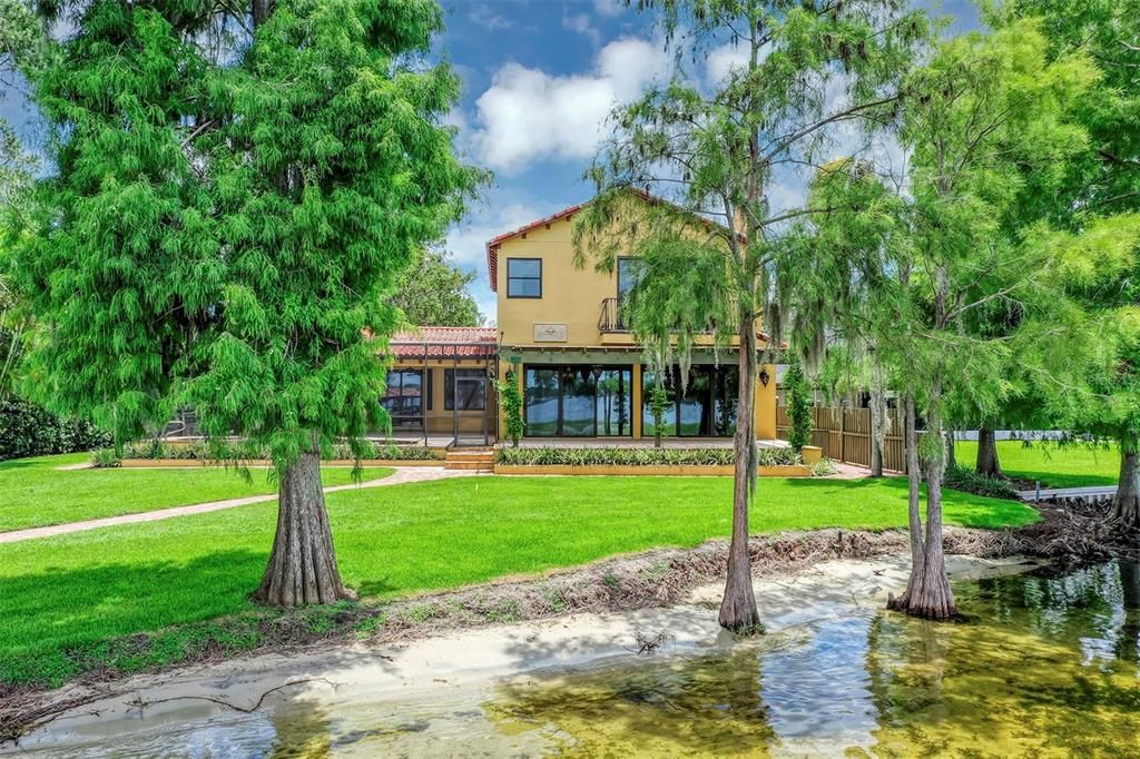 For Sale: $2,995,000 (5 beds, 4 baths, 3737 Square Feet)