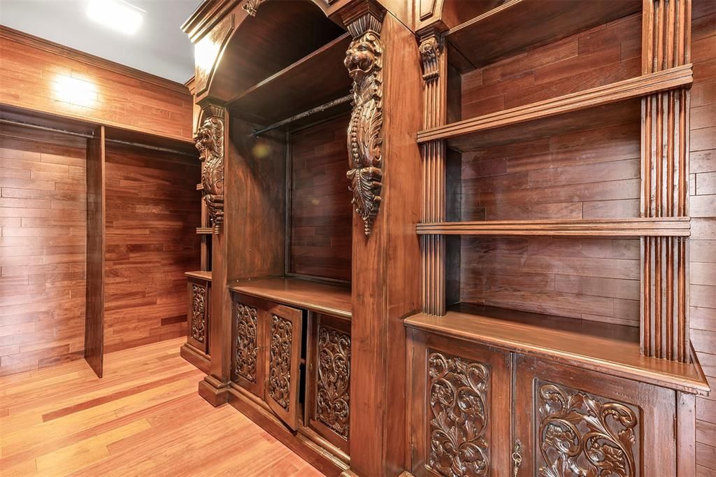 For Sale: $2,995,000 (5 beds, 4 baths, 3737 Square Feet)