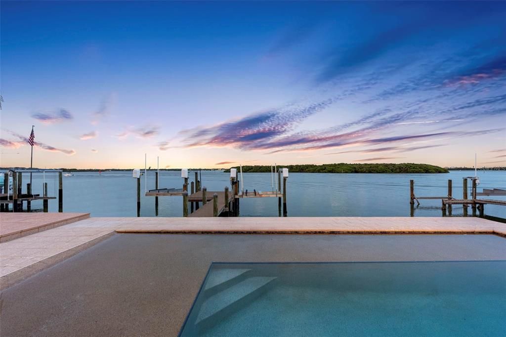 En Venta: $1,750,000 (3 camas, 2 baños, 2342 Pies cuadrados)