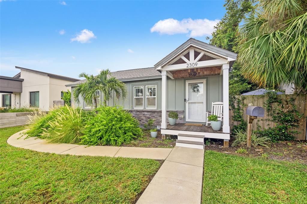 Под контрактом: $3,800 (3 спален, 2 ванн, 1278 Квадратных фут)