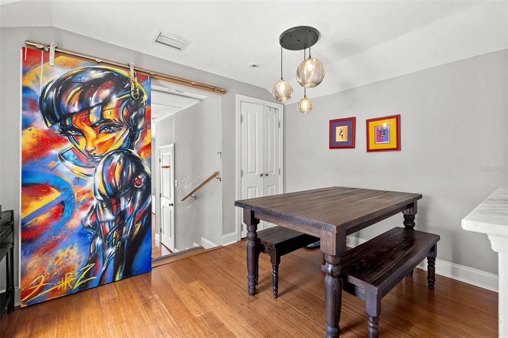 Под контрактом: $3,800 (3 спален, 2 ванн, 1278 Квадратных фут)