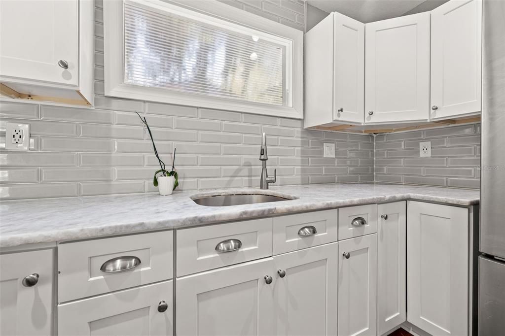 Под контрактом: $3,800 (3 спален, 2 ванн, 1278 Квадратных фут)