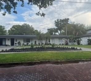 Vendido Recientemente: $750,000 (4 camas, 3 baños, 2200 Pies cuadrados)