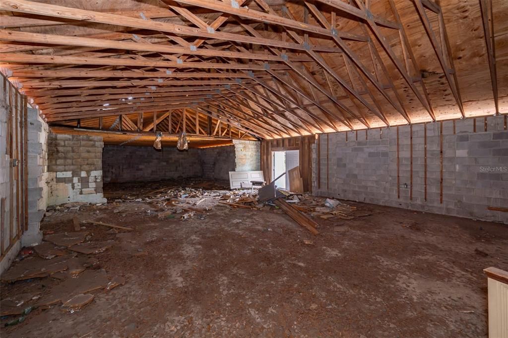 待售: $240,000 (0 贝兹, 0 浴室, 2430 平方英尺)