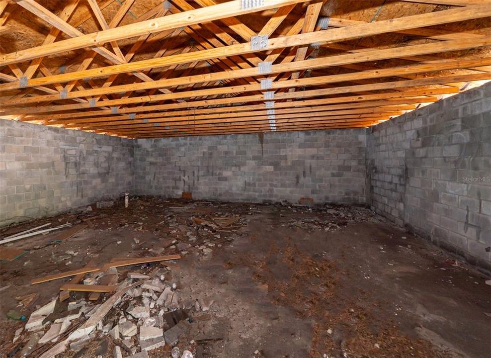 待售: $240,000 (0 贝兹, 0 浴室, 2430 平方英尺)