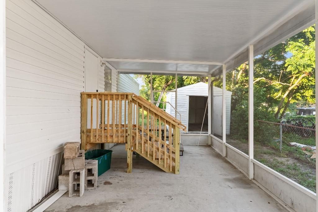 合同活跃: $169,900 (2 贝兹, 2 浴室, 1056 平方英尺)