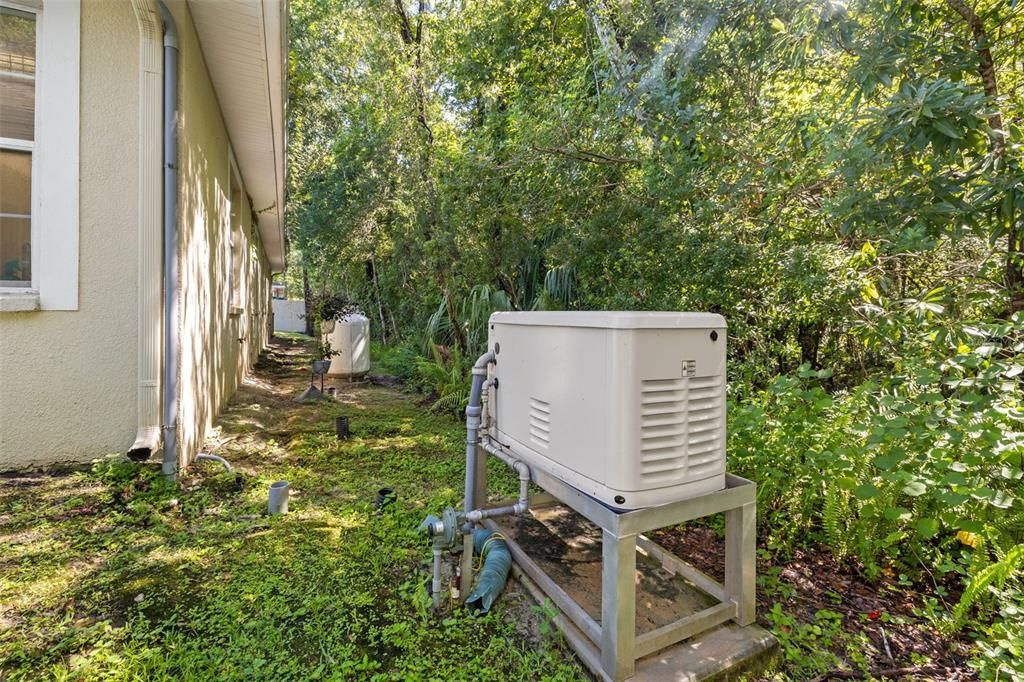 合同活跃: $900,000 (0 贝兹, 0 浴室, 3000 平方英尺)