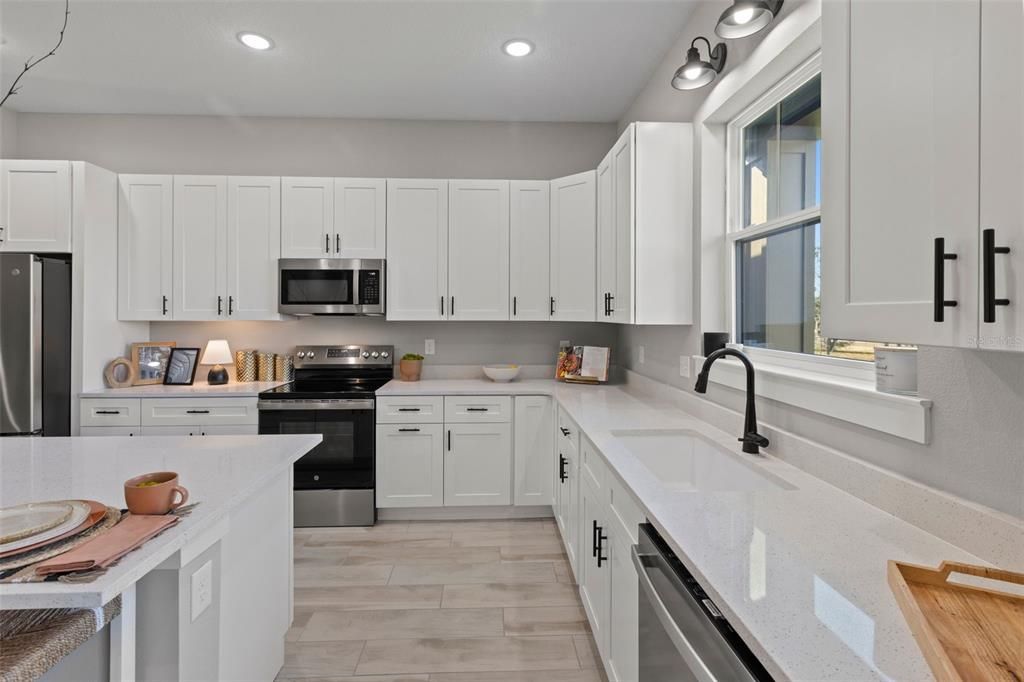 Active With Contract: $515,000 (3 beds, 2 baths, 1834 Square Feet)