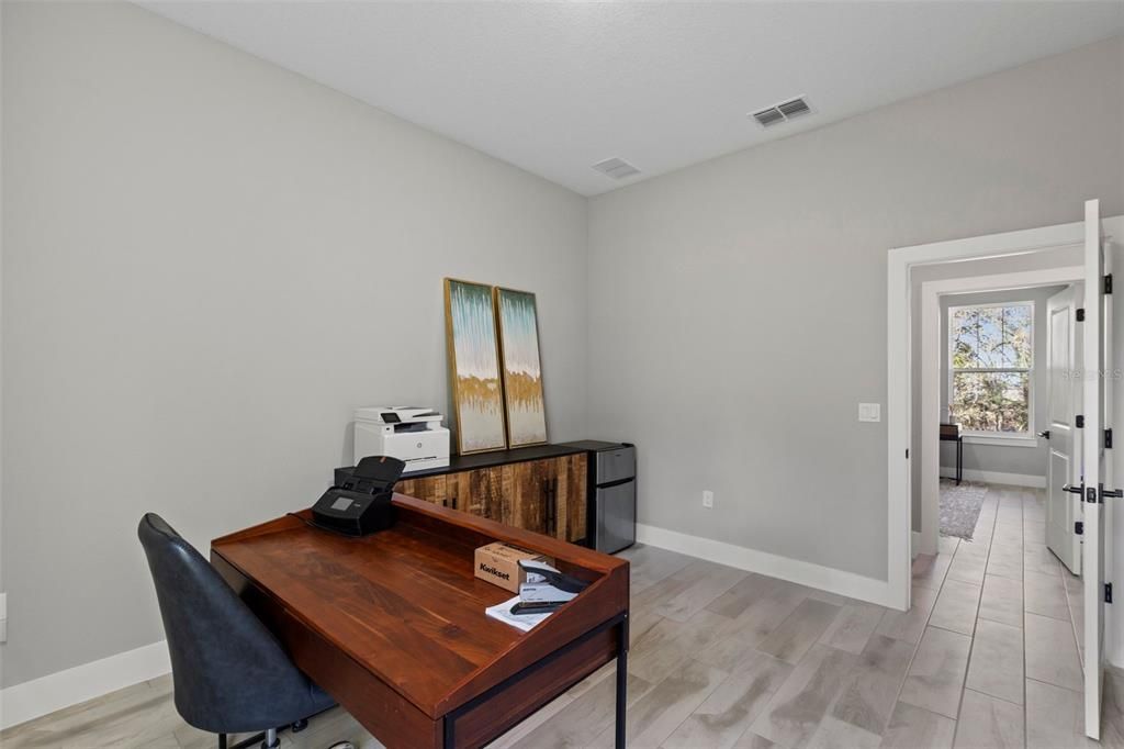 Active With Contract: $515,000 (3 beds, 2 baths, 1834 Square Feet)