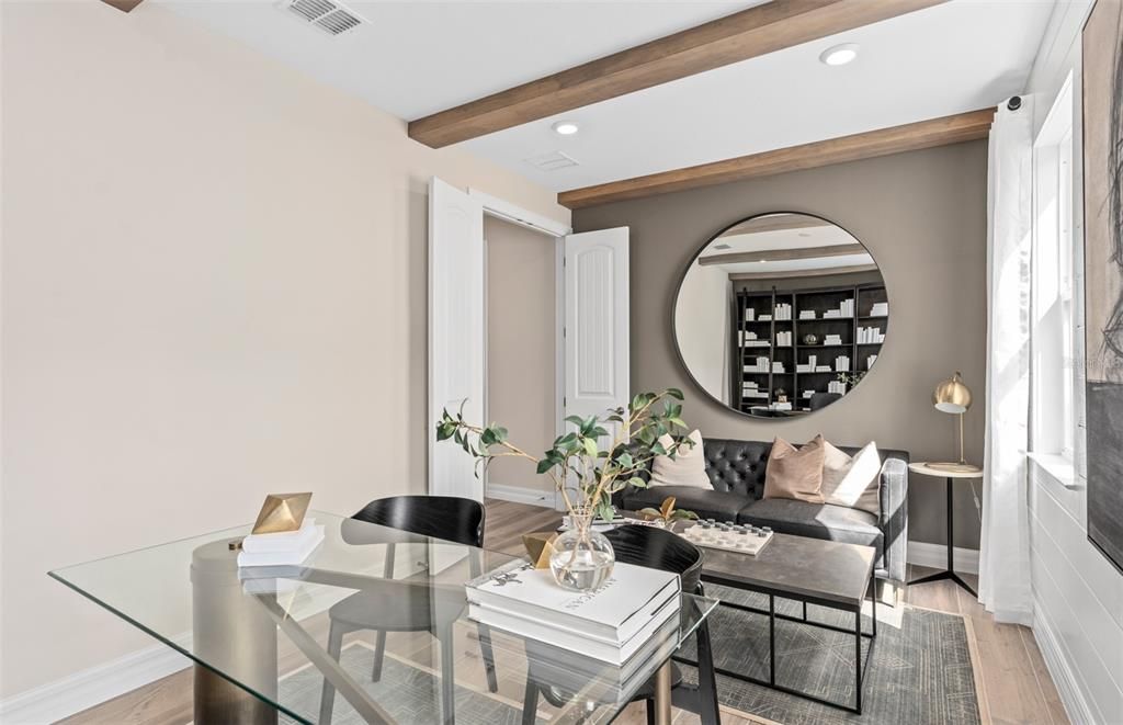 Activo con contrato: $949,990 (5 camas, 4 baños, 3777 Pies cuadrados)