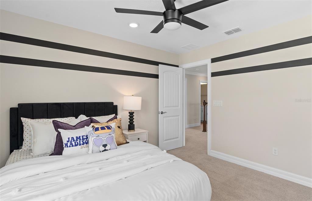 Activo con contrato: $949,990 (5 camas, 4 baños, 3777 Pies cuadrados)