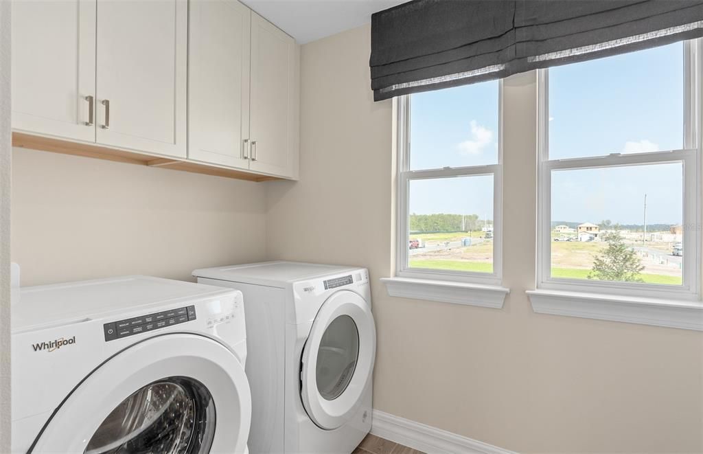 Activo con contrato: $949,990 (5 camas, 4 baños, 3777 Pies cuadrados)