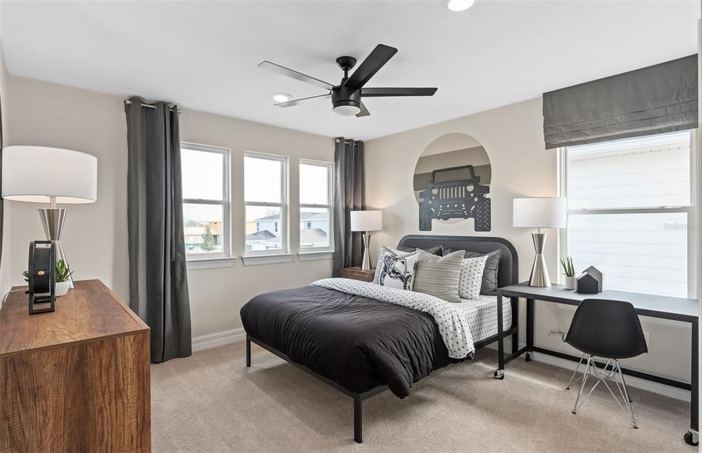 Activo con contrato: $949,990 (5 camas, 4 baños, 3777 Pies cuadrados)