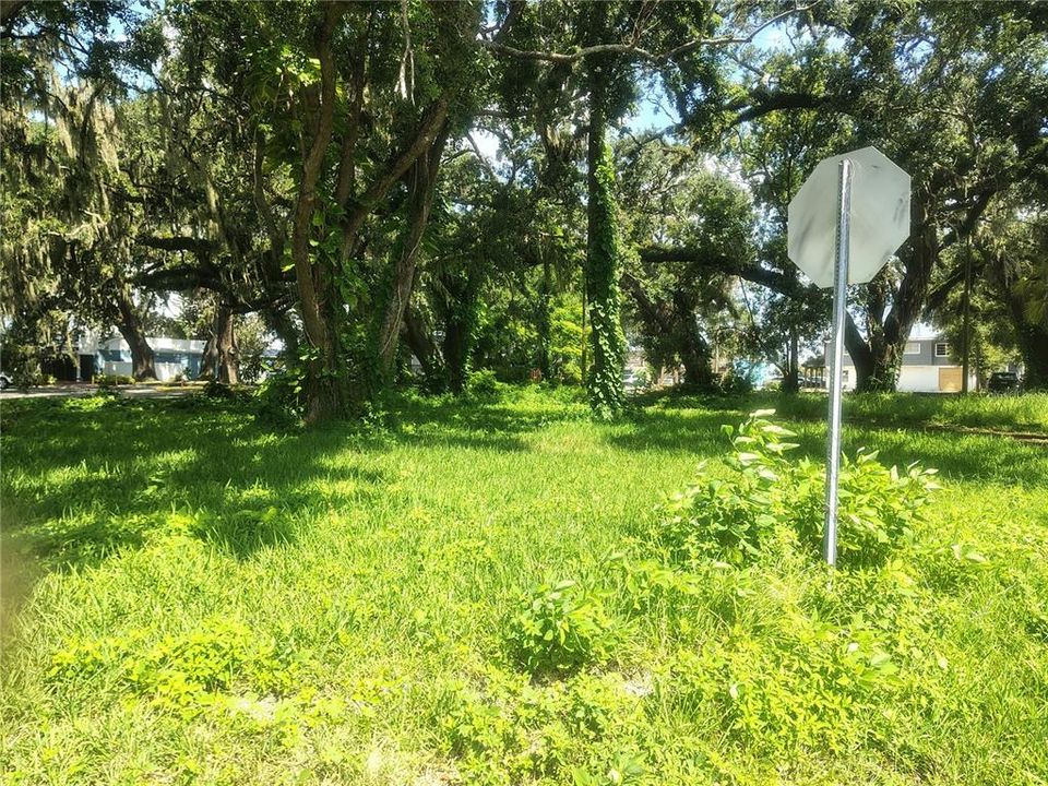 На продажу: $224,900 (0.35 acres)