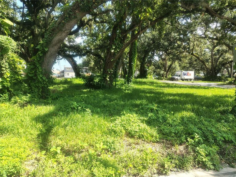 На продажу: $224,900 (0.35 acres)