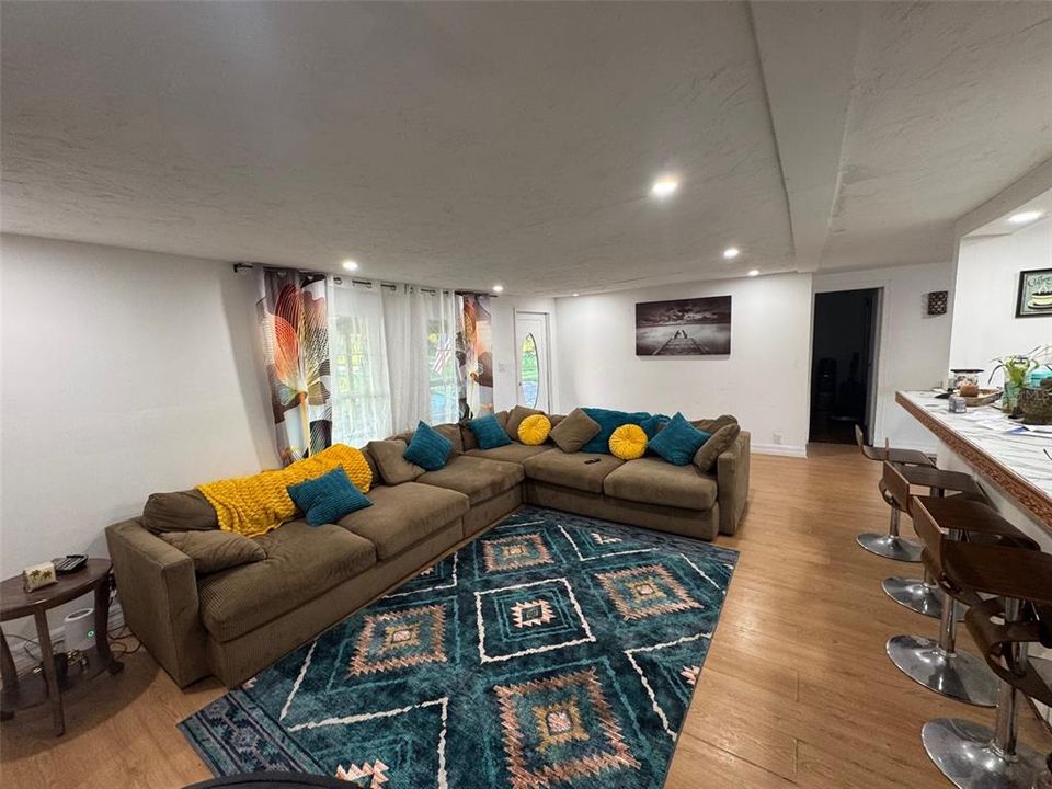 For Sale: $430,000 (3 beds, 2 baths, 1127 Square Feet)