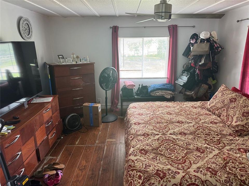 For Sale: $430,000 (3 beds, 2 baths, 1127 Square Feet)