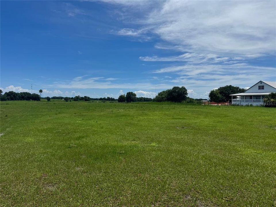 For Sale: $430,000 (3 beds, 2 baths, 1127 Square Feet)