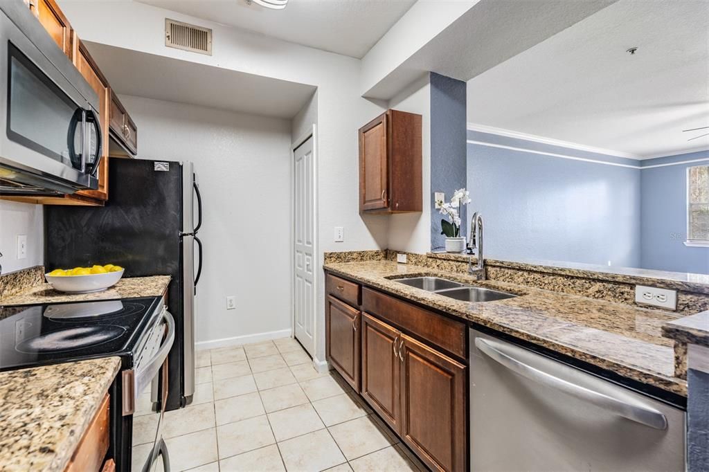 For Sale: $185,000 (3 beds, 2 baths, 1336 Square Feet)