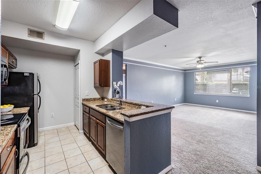 For Sale: $185,000 (3 beds, 2 baths, 1336 Square Feet)