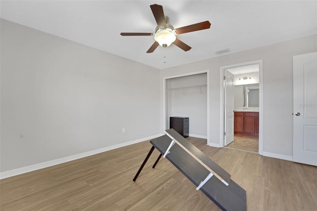 En Venta: $225,000 (2 camas, 2 baños, 1368 Pies cuadrados)