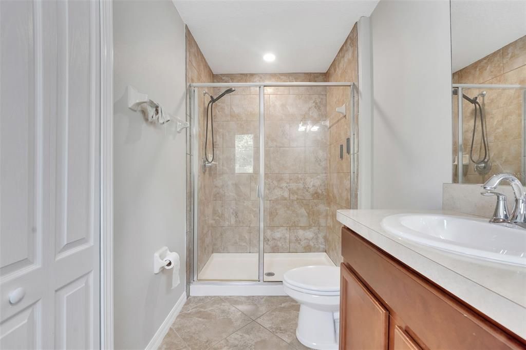 En Venta: $225,000 (2 camas, 2 baños, 1368 Pies cuadrados)