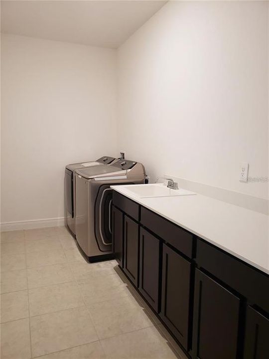 For Rent: $3,025 (4 beds, 3 baths, 2675 Square Feet)