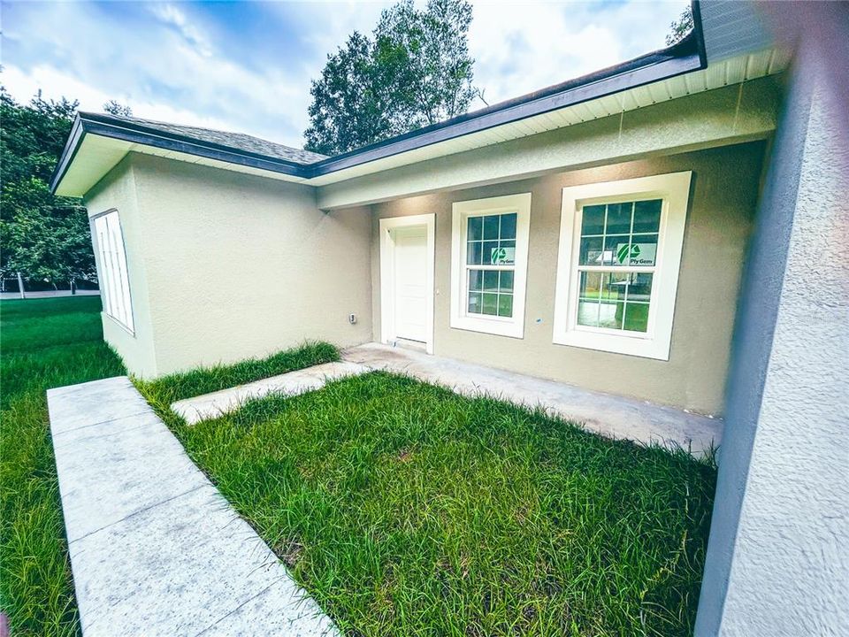 For Sale: $269,900 (4 beds, 2 baths, 1580 Square Feet)