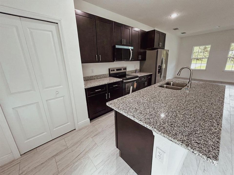 For Sale: $269,900 (4 beds, 2 baths, 1580 Square Feet)