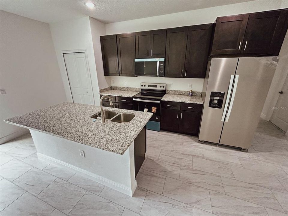 For Sale: $269,900 (4 beds, 2 baths, 1580 Square Feet)