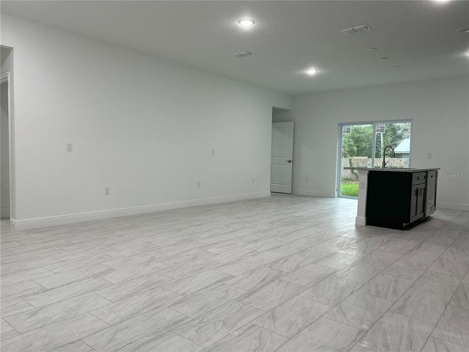 For Sale: $269,900 (4 beds, 2 baths, 1580 Square Feet)