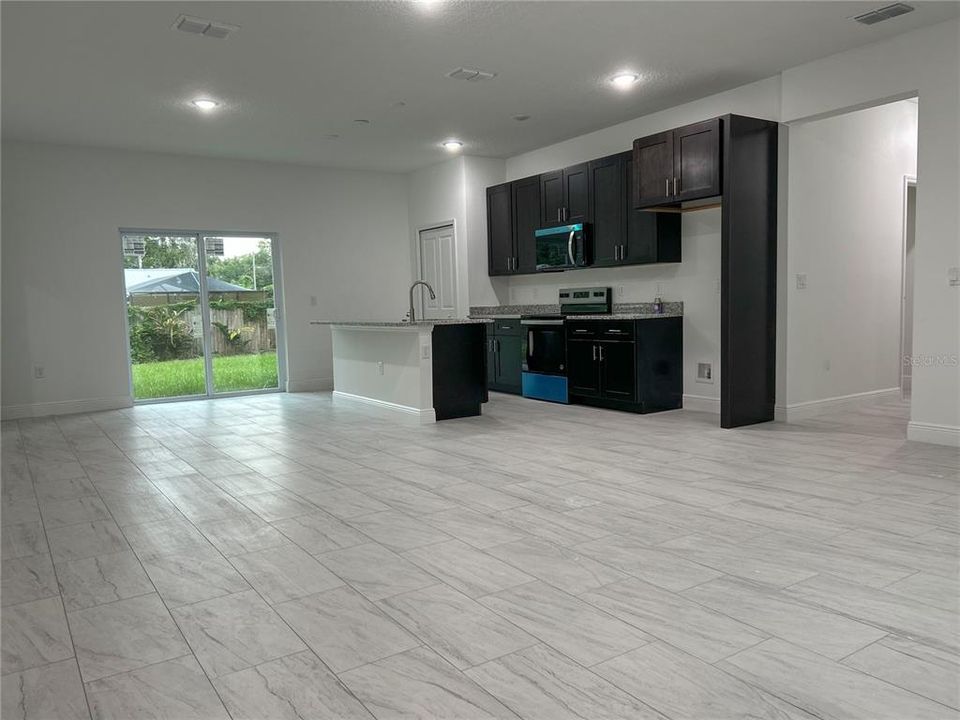 For Sale: $269,900 (4 beds, 2 baths, 1580 Square Feet)