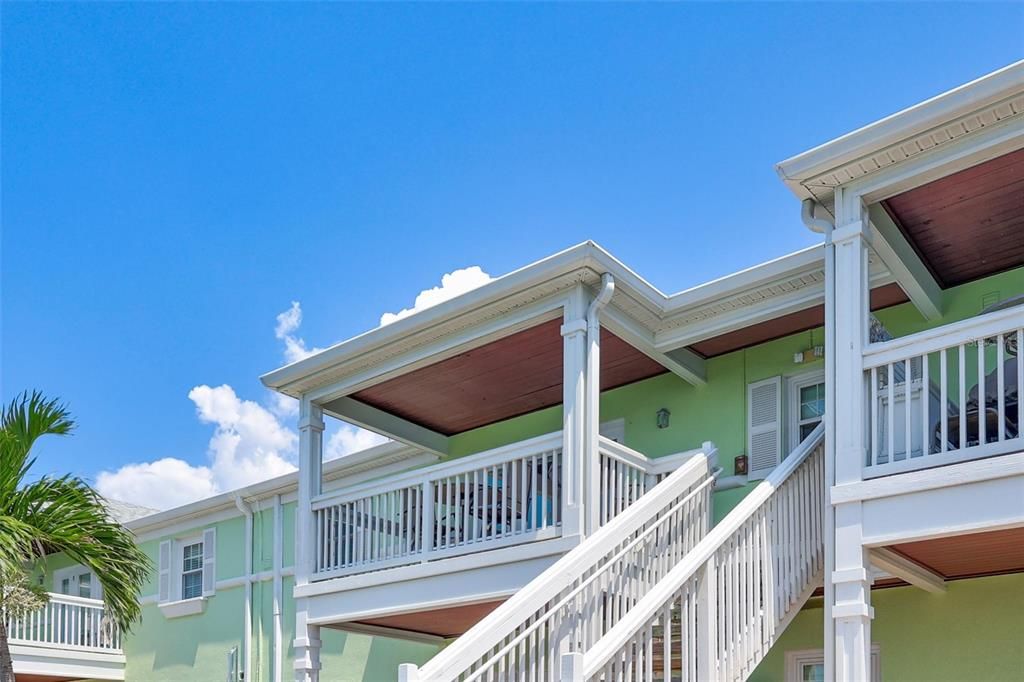 For Sale: $425,000 (2 beds, 1 baths, 825 Square Feet)