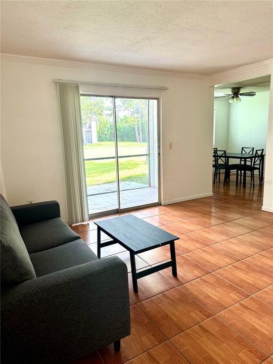 В аренду: $1,595 (1 спален, 1 ванн, 713 Квадратных фут)