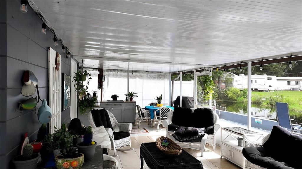 For Sale: $299,000 (3 beds, 2 baths, 1168 Square Feet)