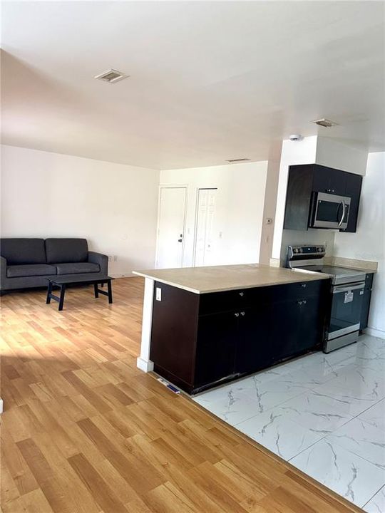 В аренду: $1,595 (1 спален, 1 ванн, 713 Квадратных фут)