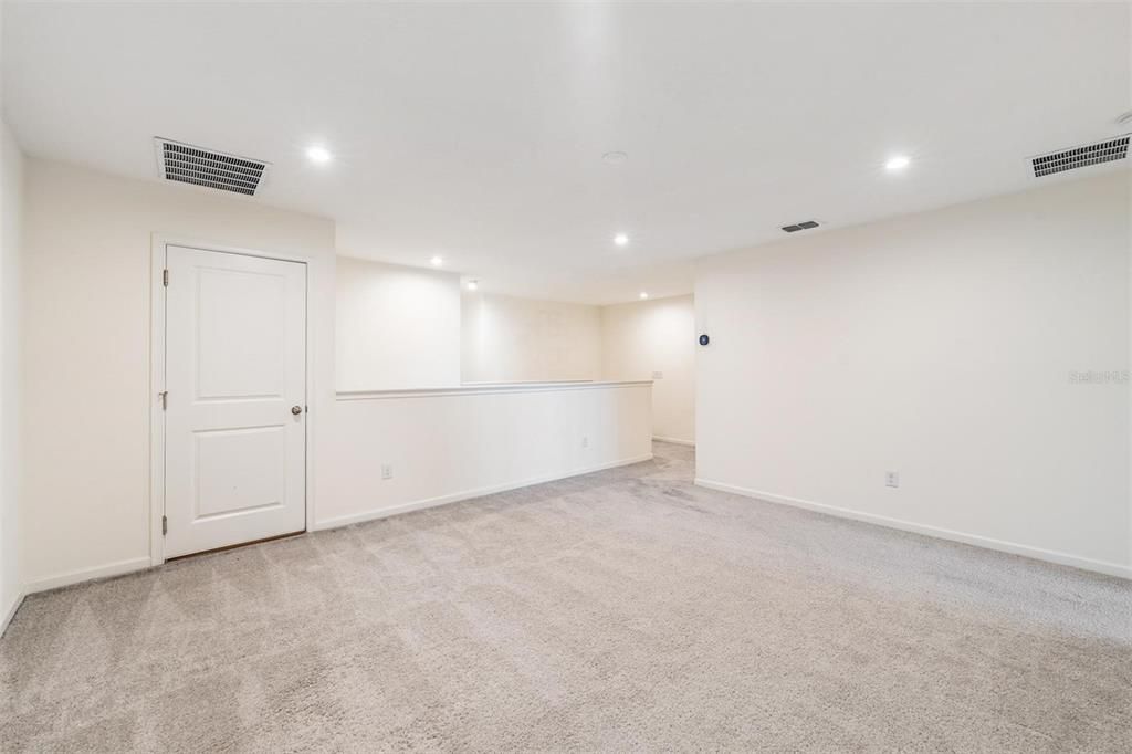 Activo con contrato: $424,999 (3 camas, 2 baños, 2243 Pies cuadrados)