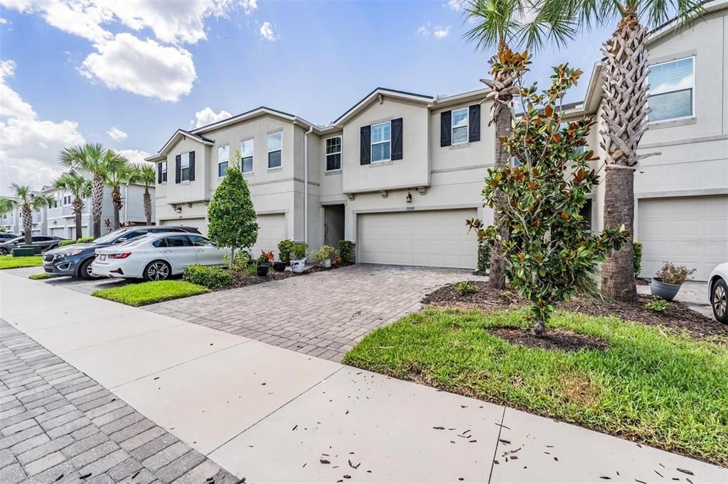 Activo con contrato: $424,999 (3 camas, 2 baños, 2243 Pies cuadrados)