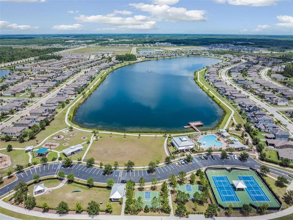 Activo con contrato: $424,999 (3 camas, 2 baños, 2243 Pies cuadrados)