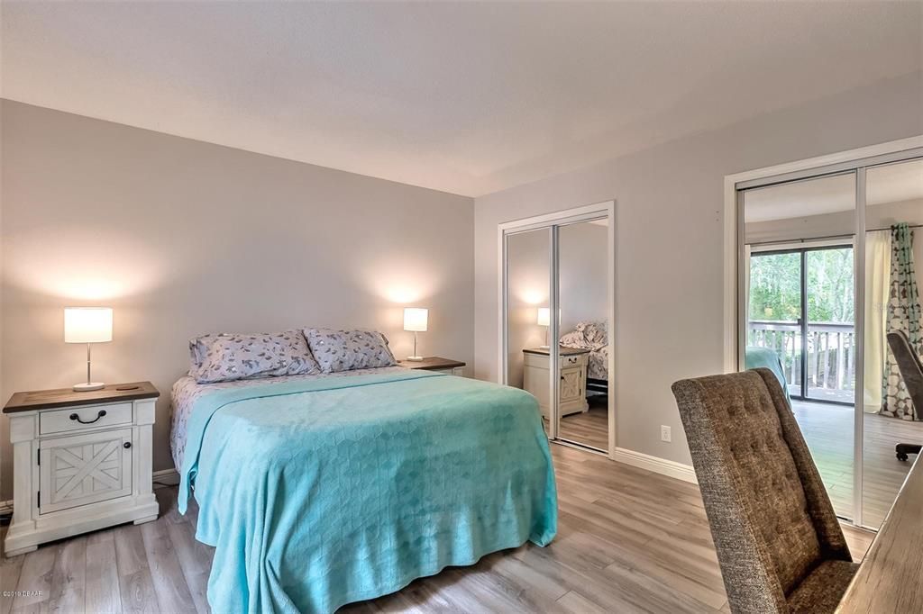 For Sale: $159,900 (2 beds, 1 baths, 1164 Square Feet)