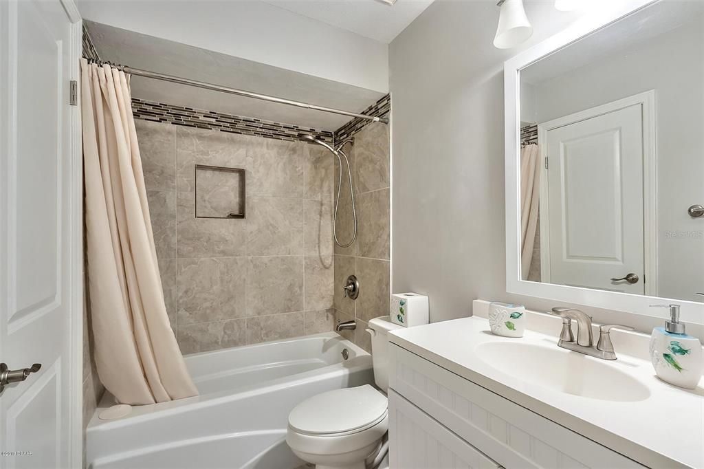 For Sale: $159,900 (2 beds, 1 baths, 1164 Square Feet)