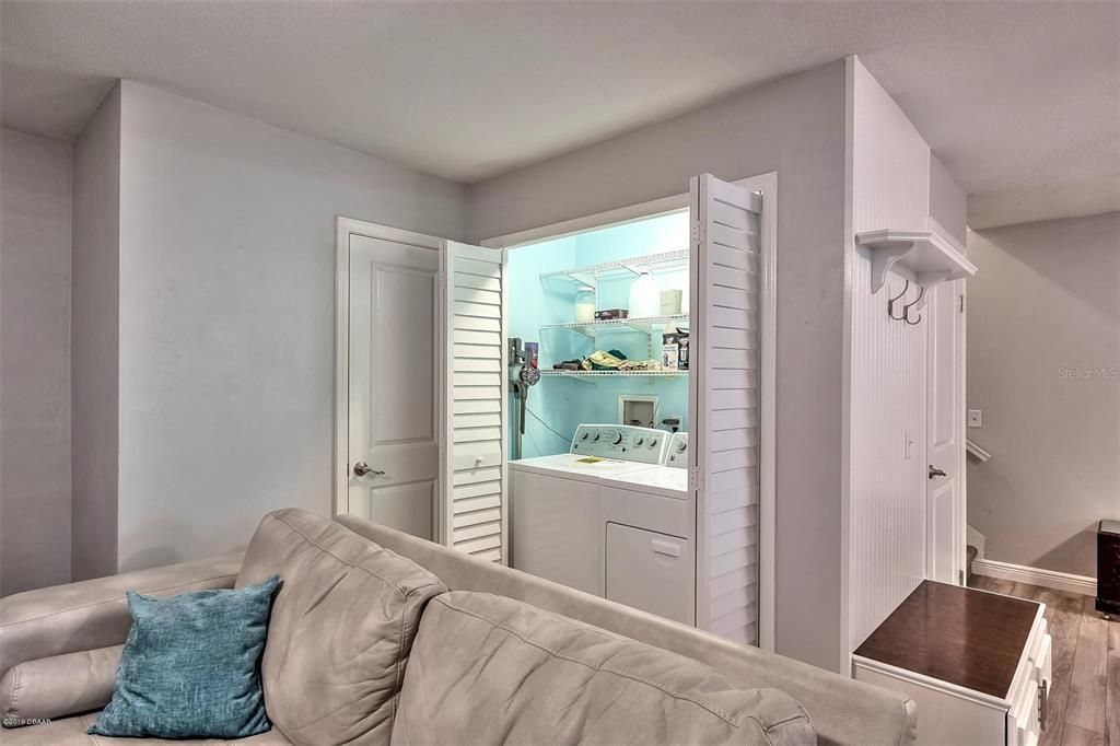 For Sale: $159,900 (2 beds, 1 baths, 1164 Square Feet)