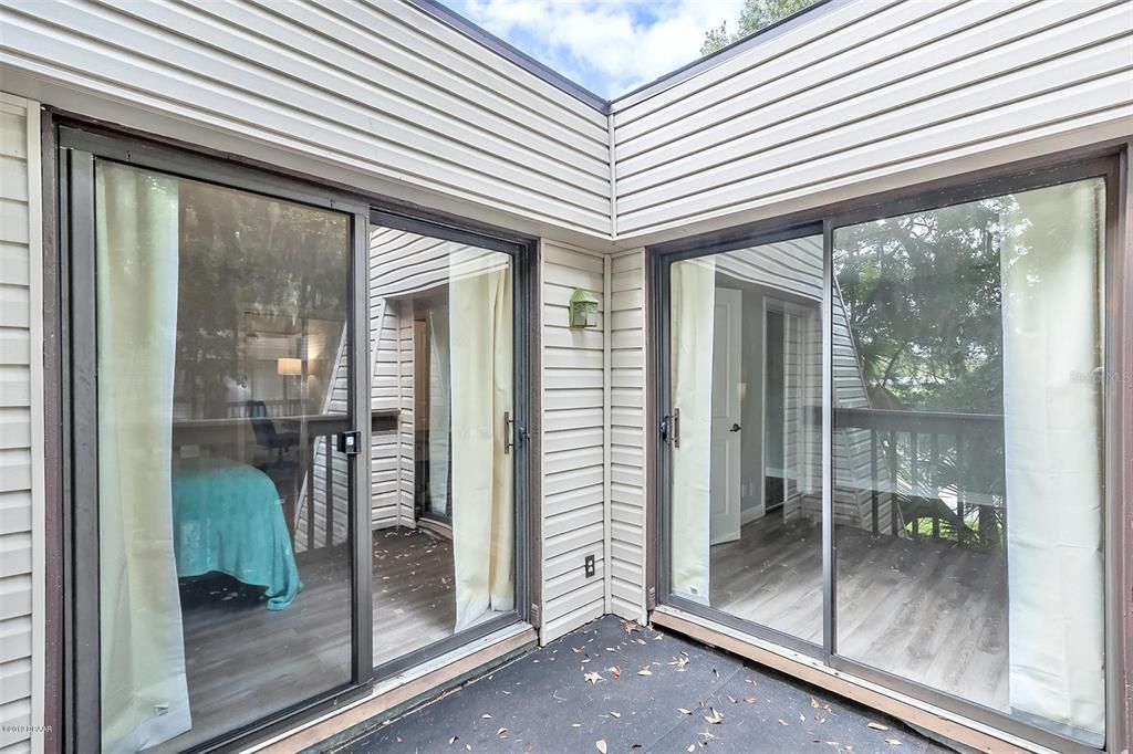 For Sale: $159,900 (2 beds, 1 baths, 1164 Square Feet)