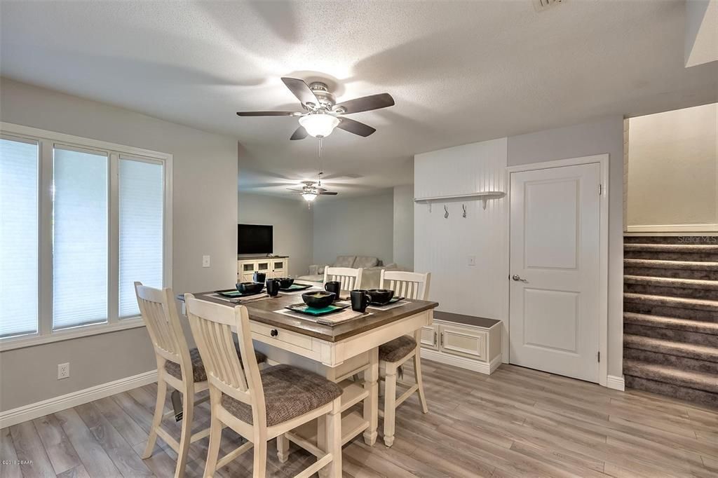 For Sale: $159,900 (2 beds, 1 baths, 1164 Square Feet)