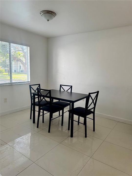 В аренду: $1,595 (1 спален, 1 ванн, 713 Квадратных фут)