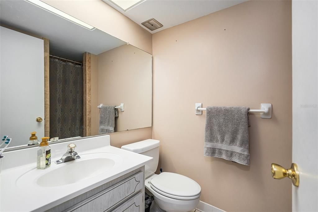 待售: $150,000 (2 贝兹, 2 浴室, 1088 平方英尺)